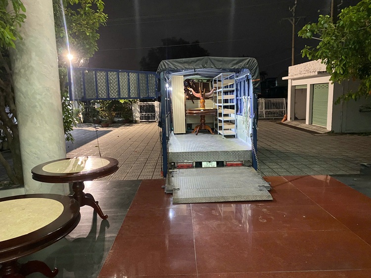 Dịch vụ cho thuê xe bàn nâng giao hàng nặng, cồng kềnh